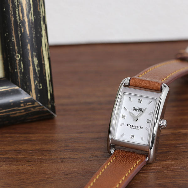 洗練された普段使いのブレスレットとして、エレガントなデザインのアリーシリーズ⌚✨