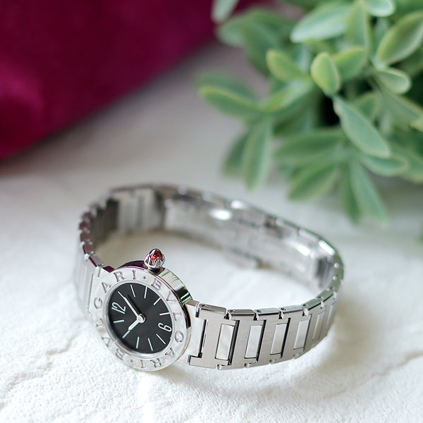 The Bvlgari Bulgari series was announced in 1977 and celebrated