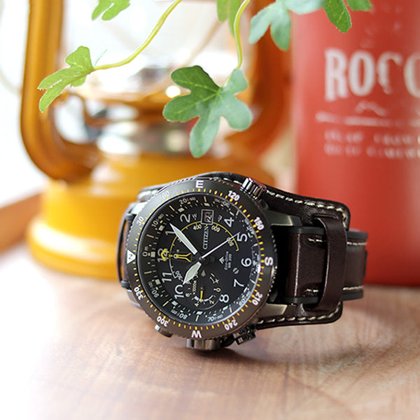 本格派アウトドアウォッチ「エコ・ドライブ アルティクロン」モデル