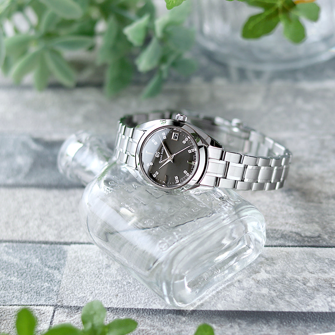 KAGAMI INDUSTRIAL 腕時計 シルバー/グレー KAGAMI INDUSTRIAL 腕時計 シルバー/グレー シルバースクエアハンド