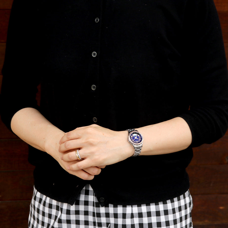 「月の道」をテーマに、夜の海に反射する一筋の光の道を描いた「いい夫婦の日」限定ペアウオッチです💙