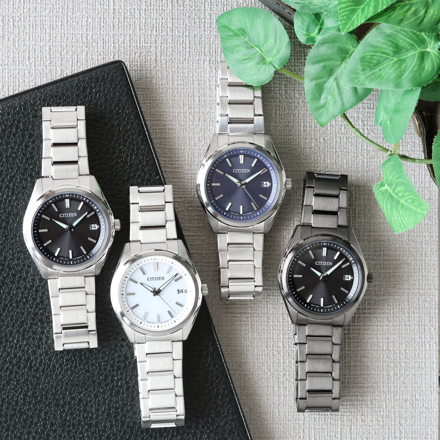 ベーシックな3針デイト付きの電波時計で、ファーストウオッチにも