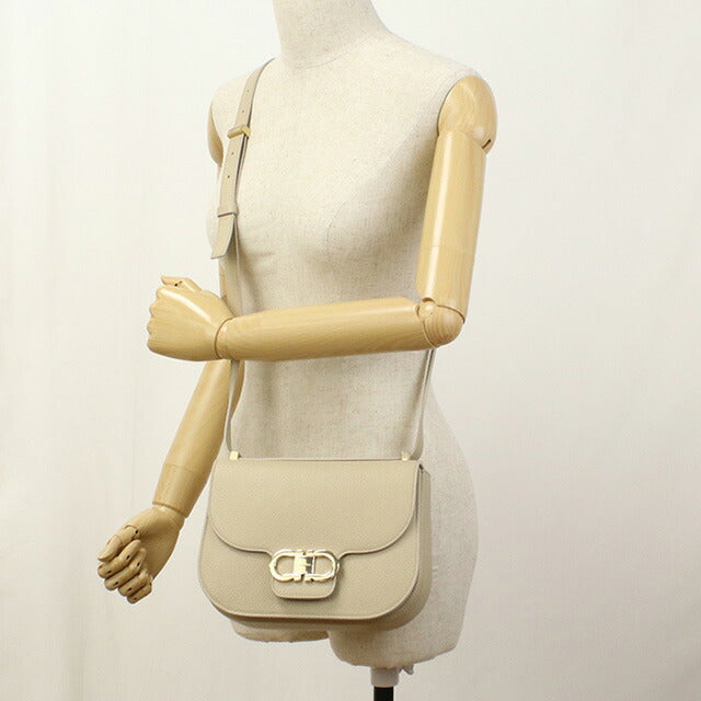 フェラガモ 斜め掛け ショルダーバッグ レディース ブランド FERRAGAMO DOUBLE GANCIO FLAP 21-9867 ベージュ バッグ FER21-9867021