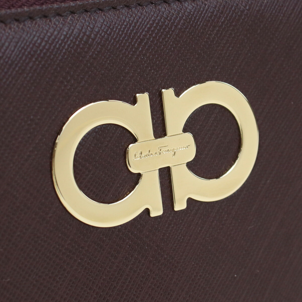 フェラガモ 長財布ラウンドファスナー レディース PEBBLE CALF カーフ イタリア 22-B300 ボルドー系 財布 FER22-B300181