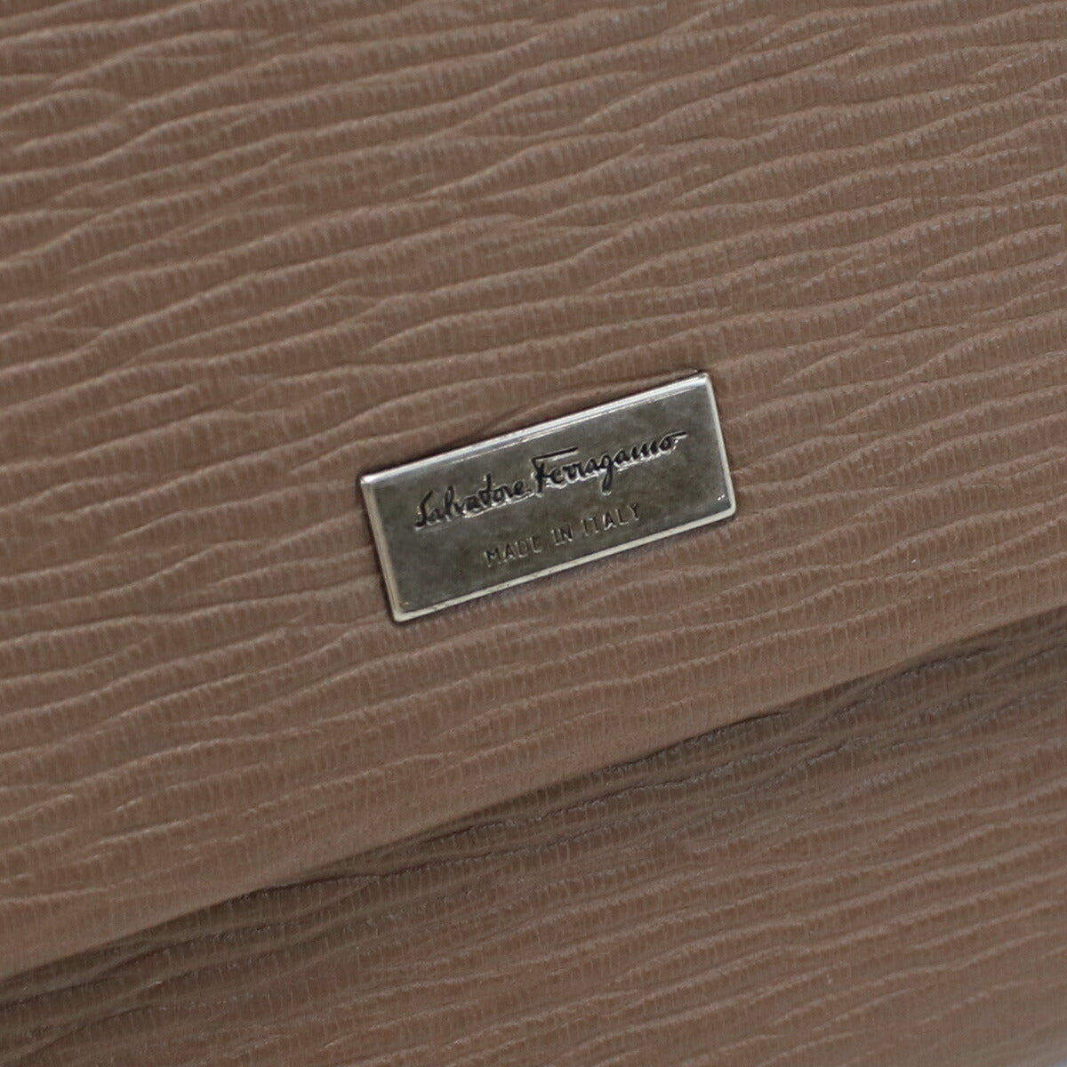 フェラガモ 長財布ニ折小銭入付き メンズ PEBBLE CALF カーフ イタリア 66-0155 ブラウン系 財布 FER66-0155041