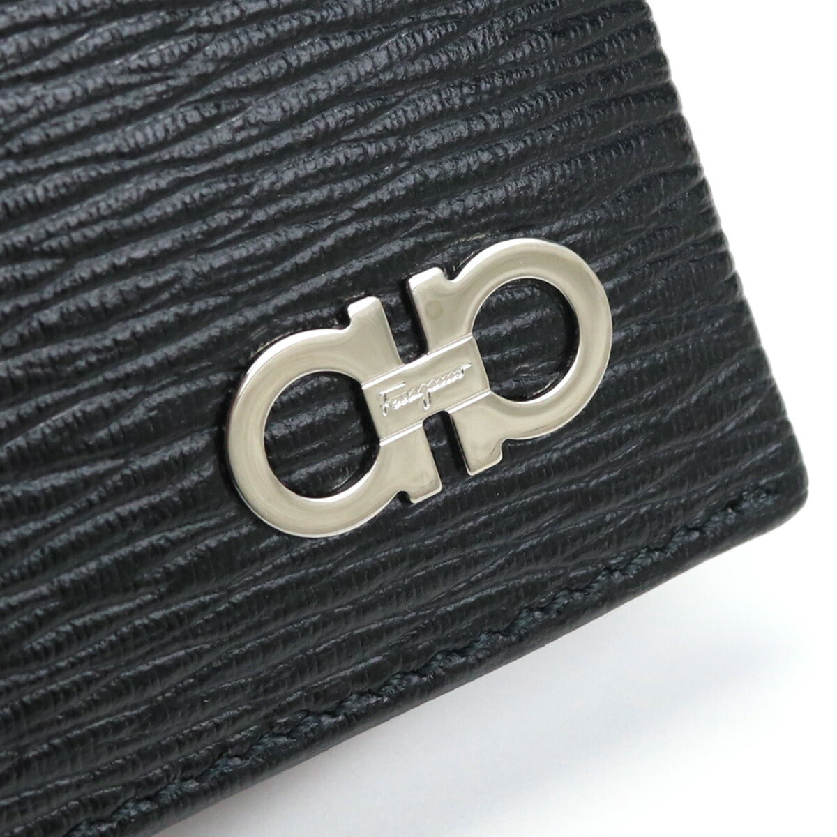 フェラガモ 長財布ニ折小銭入付き メンズ PEBBLE CALF カーフ イタリア 66-A069 ブラック 財布 FER66-A069031