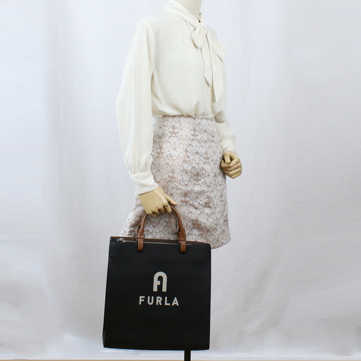 フルラ トートバッグ レディース レザー WB00728 NERO+PERLA ブラック バッグ FURWB00728011