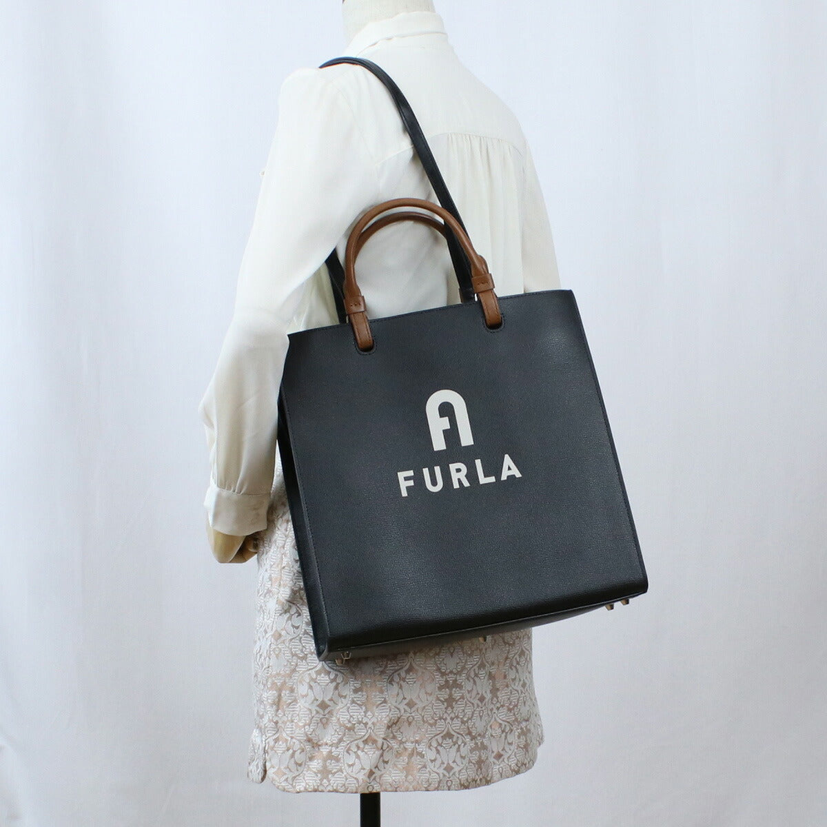 フルラ トートバッグ レディース レザー WB00728 NERO+PERLA ブラック バッグ FURWB00728011