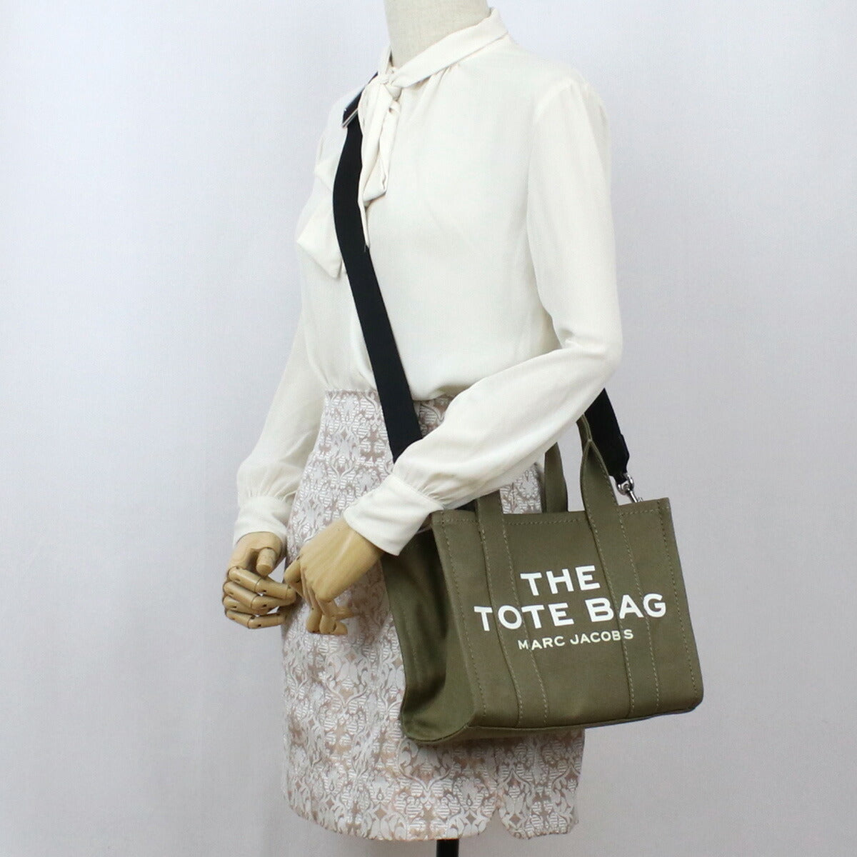 マークジェイコブス トートバッグ レディース キャンバス ベトナム M0016493 SLATE GREEN カーキ バッグ MAJM0016493021