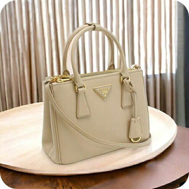 プラダ ハンドバッグ レディース SAFFIANO LUX レザー イタリア 1BA896 SABBIA ベージュ系 バッグ PRA1BA896051