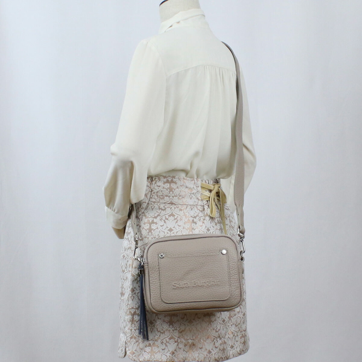 サラバーグラー 斜め掛けショルダーバッグ レディース REGINA BUFALO レザー イタリア 916 TAUPE グレー系 バッグ SBR916021