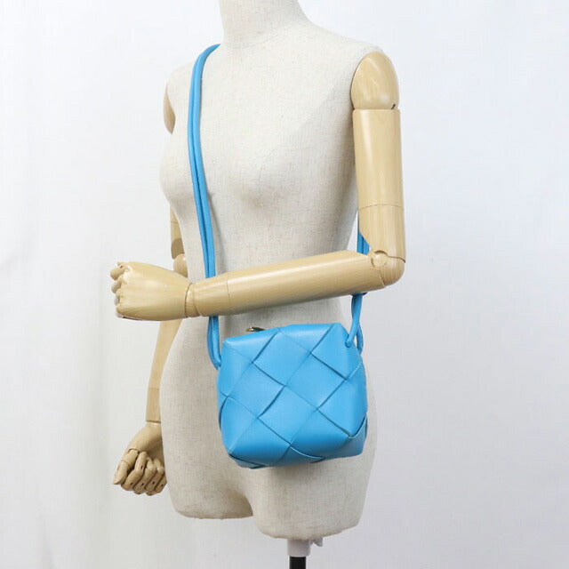 中古 ボッテガヴェネタ 斜め掛け ショルダーバッグ レディース ブランド BOTTEGA VENETA イントレチャート ミニカセット カメラバッグ 701915 ブルー バッグ USDBO98407011