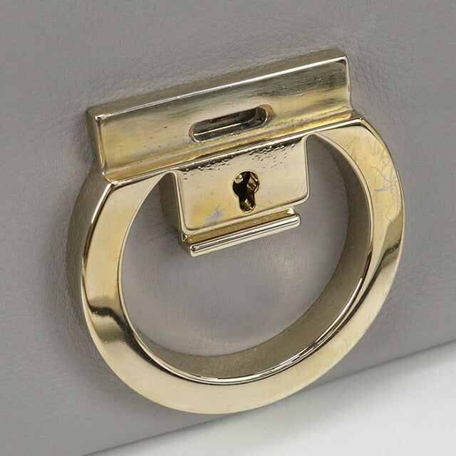 中古 フェラガモ 斜め掛け ショルダーバッグ レディース ブランド FERRAGAMO ガンチーニ レザー 21 H004 グレー バッグ USDFR96901011
