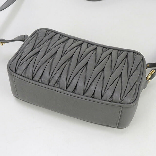 中古 ミュウミュウ 斜め掛け ショルダーバッグ レディース ブランド MIUMIU マテラッセ レザー 5BH118 グレー バッグ USDMI98621011