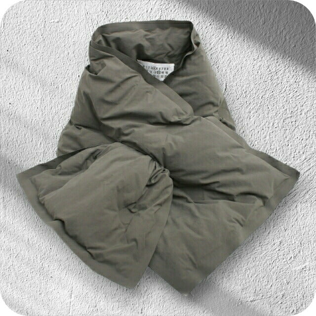 メゾンマルジェラ MAISON MARGIELA マフラー SI0TE0001-S54870-727 メンズ レディース オリーブ WQ00048589