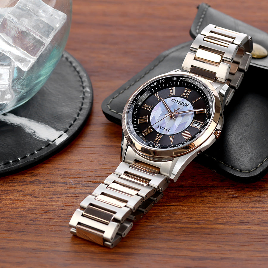 「誓いの矢」をテーマに、カットした白蝶貝を貼り合わせて矢羽根の模様を表現⌚✨