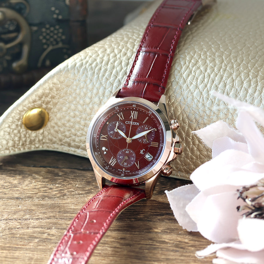 シチズン クロスシー FB1405-15W ｜サクラ色とダークレッドが華やぐ限定クロノグラフ【限定1,100本】