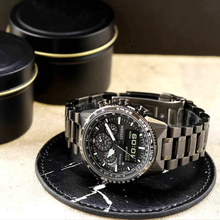 【CITIZEN プロマスター JV2005-58E】エコ・ドライブ×200m防水の本格アナデジ・ダイバーズ