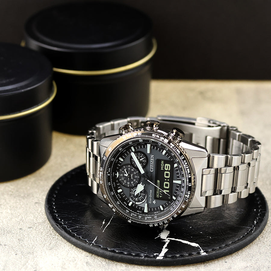 CITIZEN プロマスター JV2006-55H｜アナデジ×エコ・ドライブ。20気圧防水の本格SKYモデル