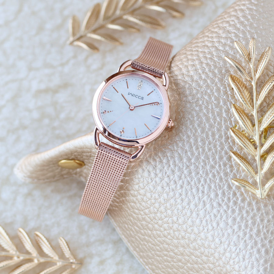 冬の澄んだ空気を纏う、シチズン ウィッカ 2025年ウィンター限定モデル KP6-065-21【替えベルト付き・数量限定1,200本】