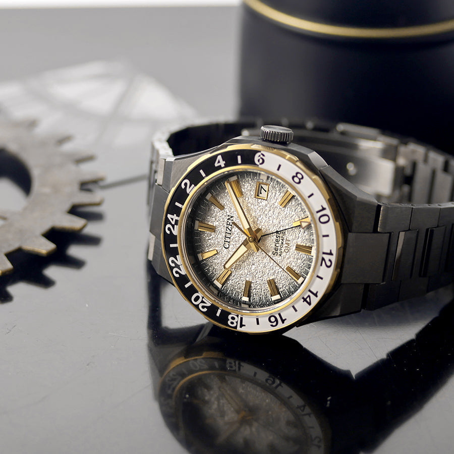 静と動を纏う。CITIZEN Series 8 NB6035-55H