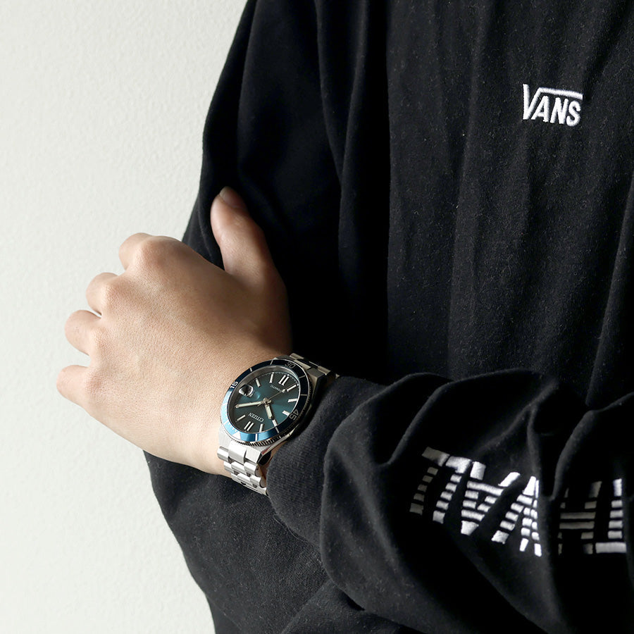 【TSUYOSA新作】シチズンコレクション NJ0231-56L｜Shore×マリンブルー×逆回転防止ベゼル、海辺の躍動感を纏う機械式ダイバーズスタイル