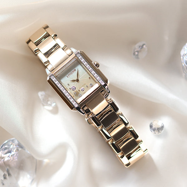 合計0.1カラットのダイヤモンドが輝く、華やかなモデル💍✨ 【世界数量限定1000個】