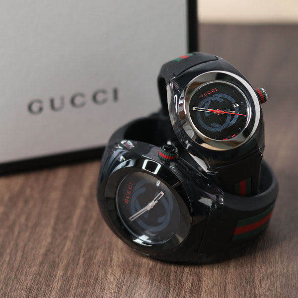 GUCCI SYNC ケースとバンドが一体型になった、カジュアルウォッチ⭐
