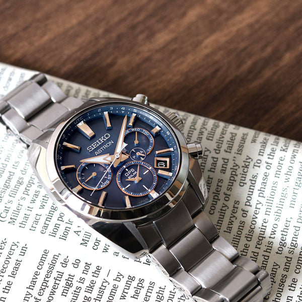 世界初のクオーツウオッチとして1969年に発売した「セイコークオーツ アストロン」⌚