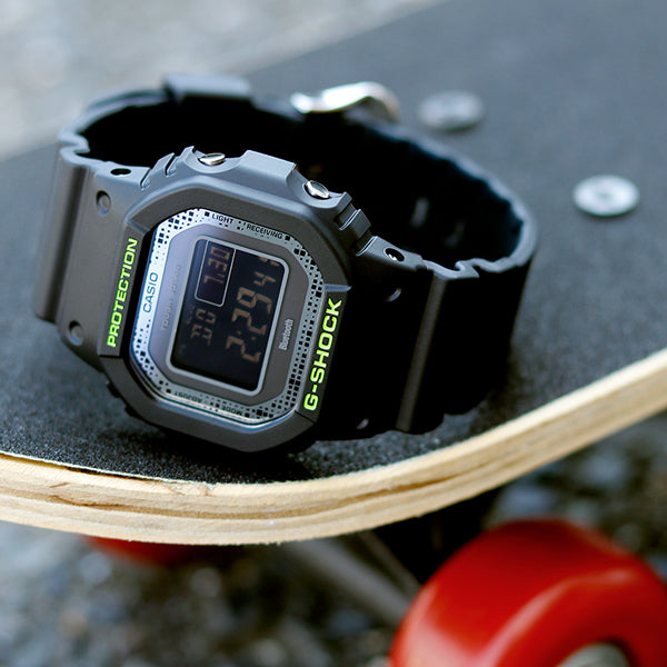 G-SHOCKから、メタリックな質感やデジタルカモフラージュをフェイスデザインに落とし込んだ「Black and Yellow Series」が誕生‼😀