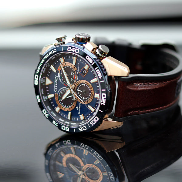 クラシカルな印象をプラスしたLANDシリーズから、光沢感のあるデザインのモデルが登場です⌚✨