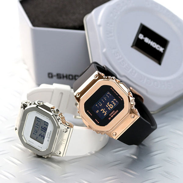 G-SHOCKから、アイコニックな5600シリーズをダウンサイジングし、メタルをまとったモデルが登場❕