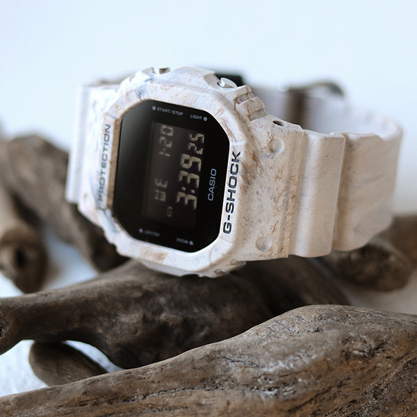 [G-SHOCK]時計の全体的なデザインは地球の雄大さを想起させる「地層」を表現‼