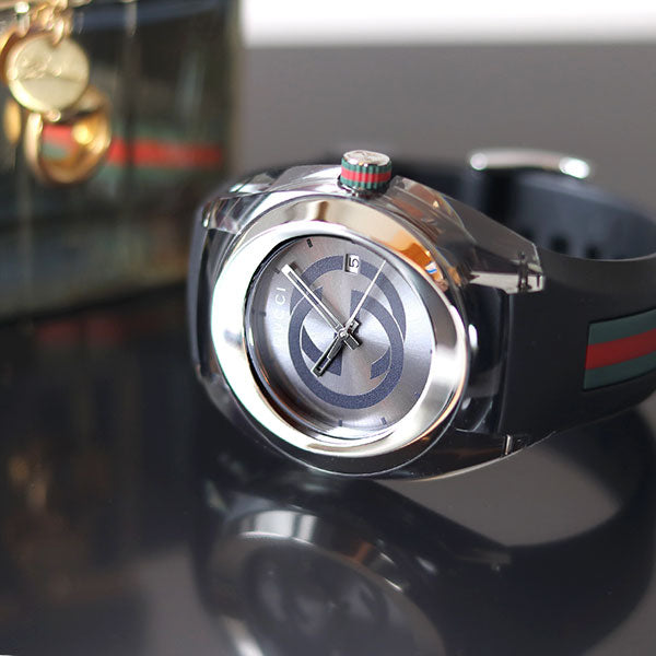 【GUCCI】ケースとバンドが一体型になった、カジュアルウォッチ✨