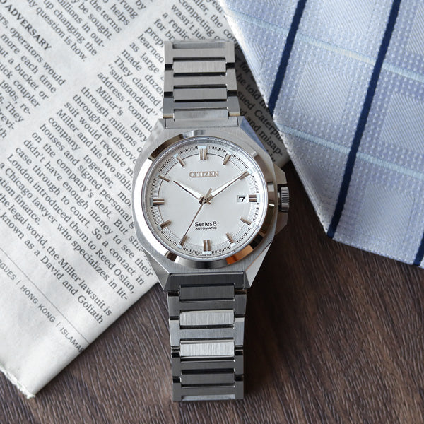 8角形状のケースデザインにシンプルな文字盤を組み合わせたモデル⌚✨