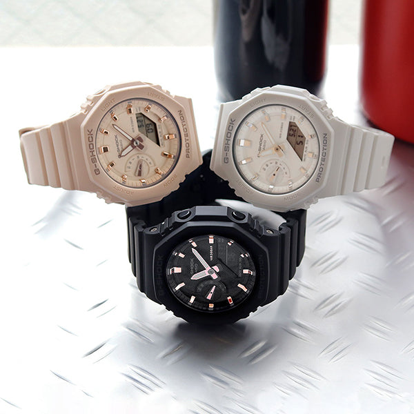 G-SHOCKから、タフな構造はそのままに、無駄を省いたシンプルで薄型のデザインが人気のGA-2100をダウンサイジングさせたモデルが登場‼