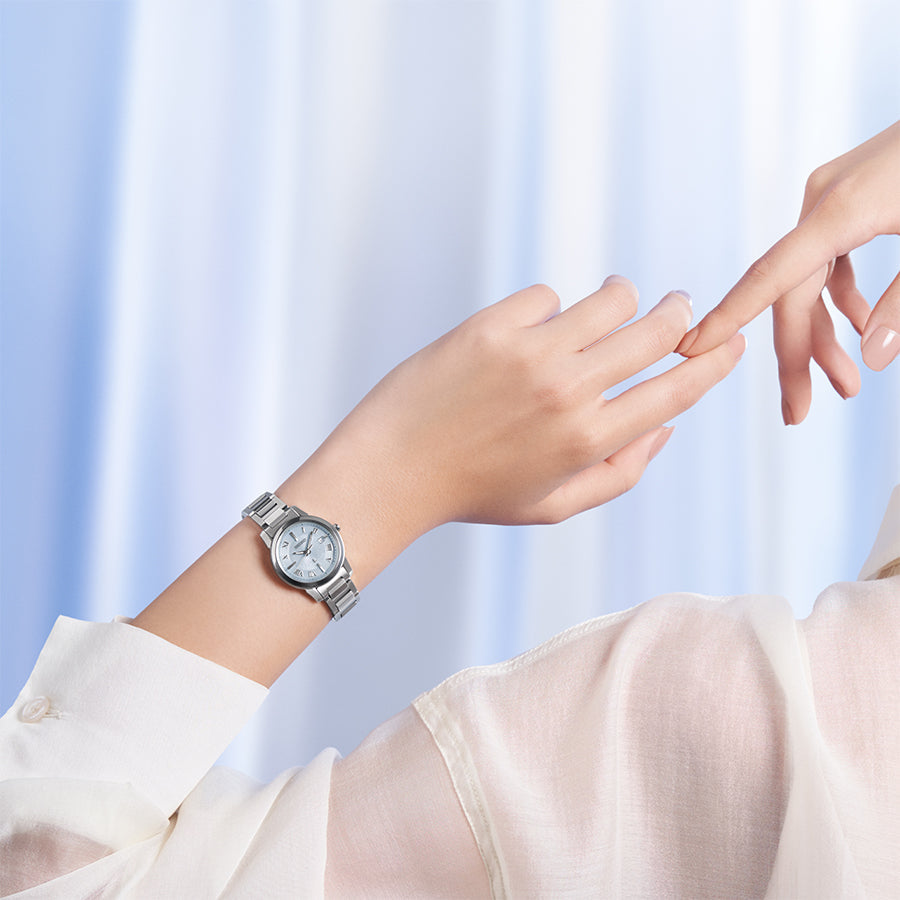 「Effortless Cool」 爽やかで透明感のあるシアーカラーがポイント✨