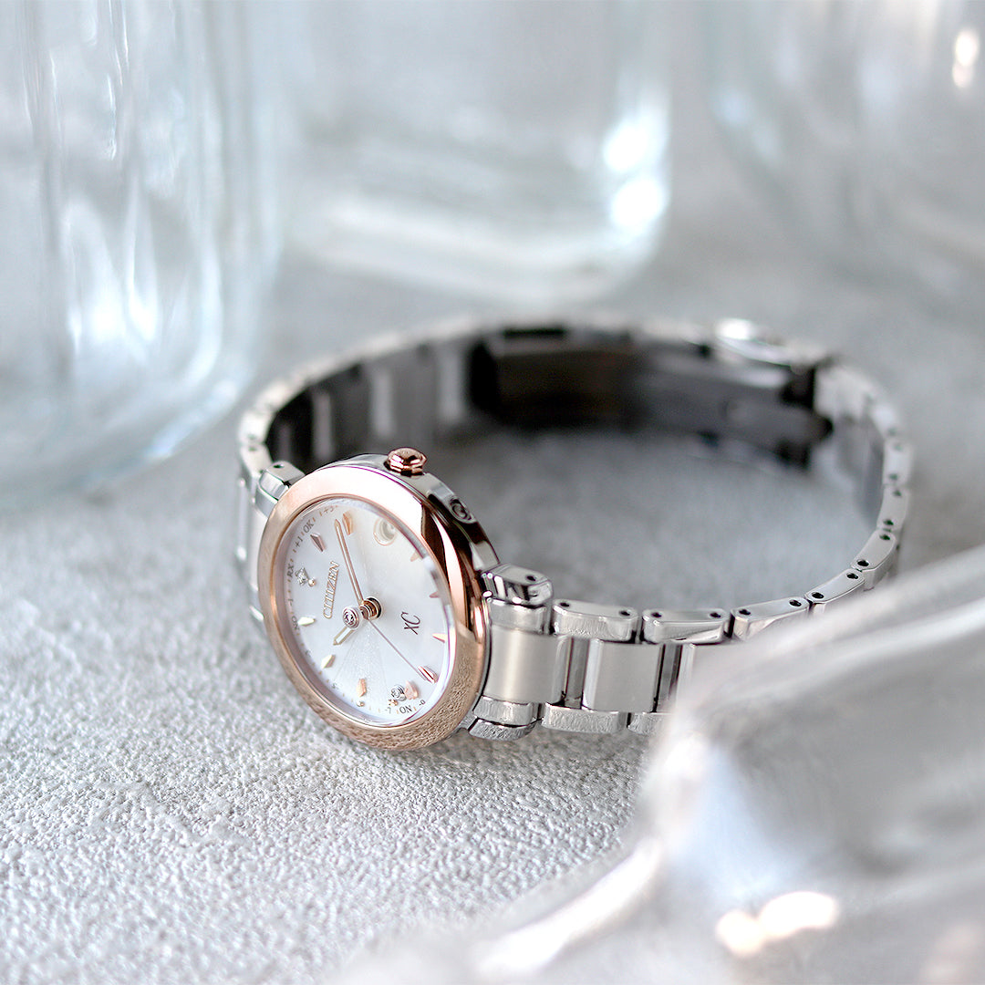 ガラスの中心でダイヤモンドが輝く「フローレットダイヤモデル」が登場💕⌚