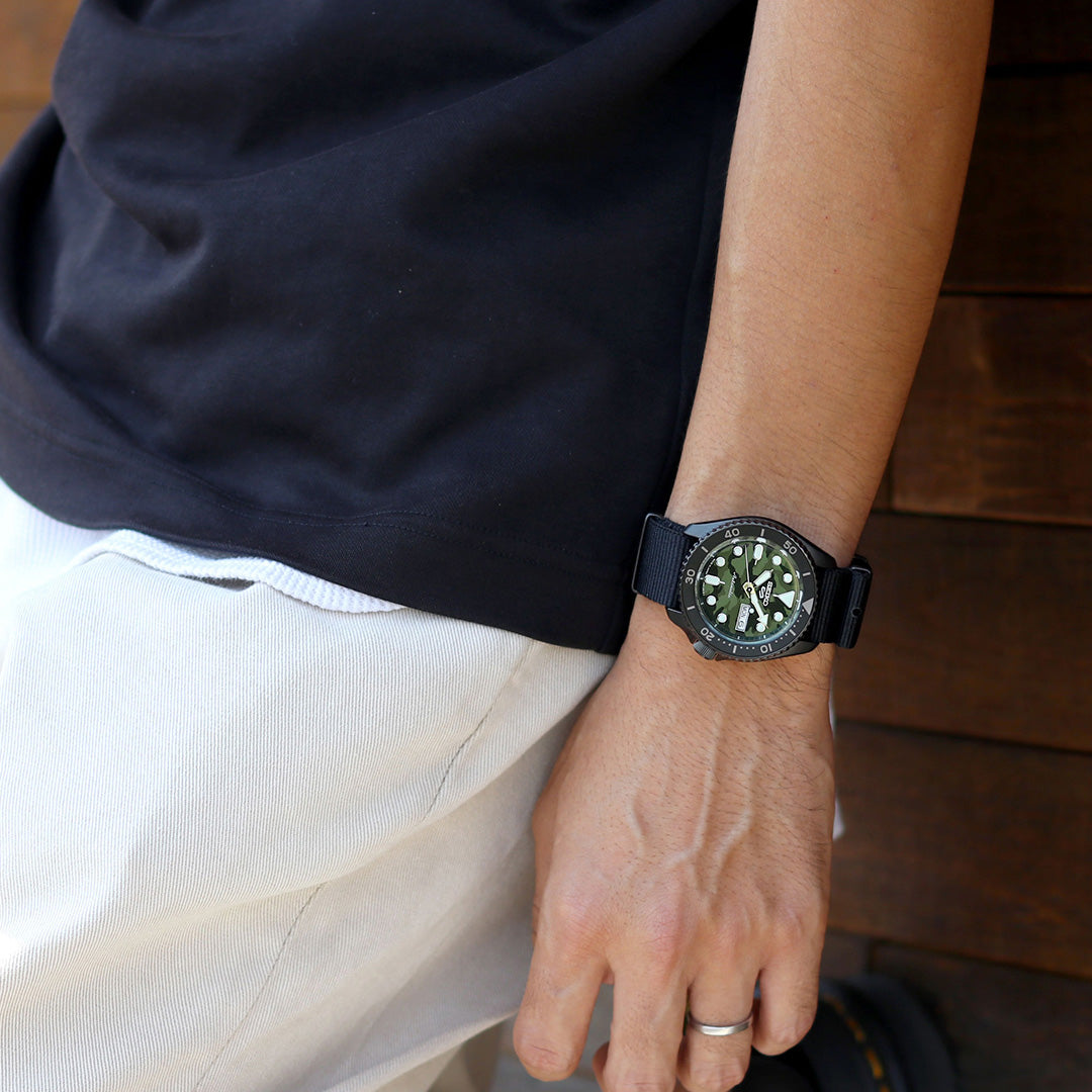 ファッションウェアとしては定番となっているカモフラージュ柄デザインを採用したモデル⌚✨