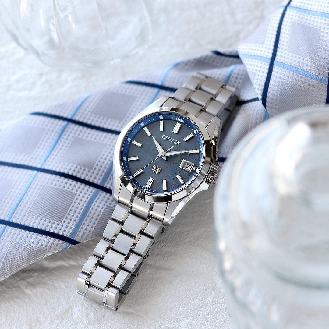 自然だけが育んだ、冴えた色合いと深みが美しい藍染和紙文字板モデル⌚✨