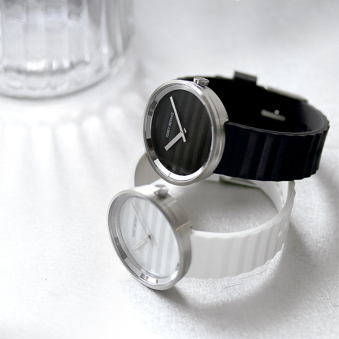シンプルでスッキリとしたデザインが特徴のモデル⌚