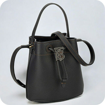 バ－バリ－ ハンドバッグ レディース ブランド BURBERRY 8066182 ブラック 8066182