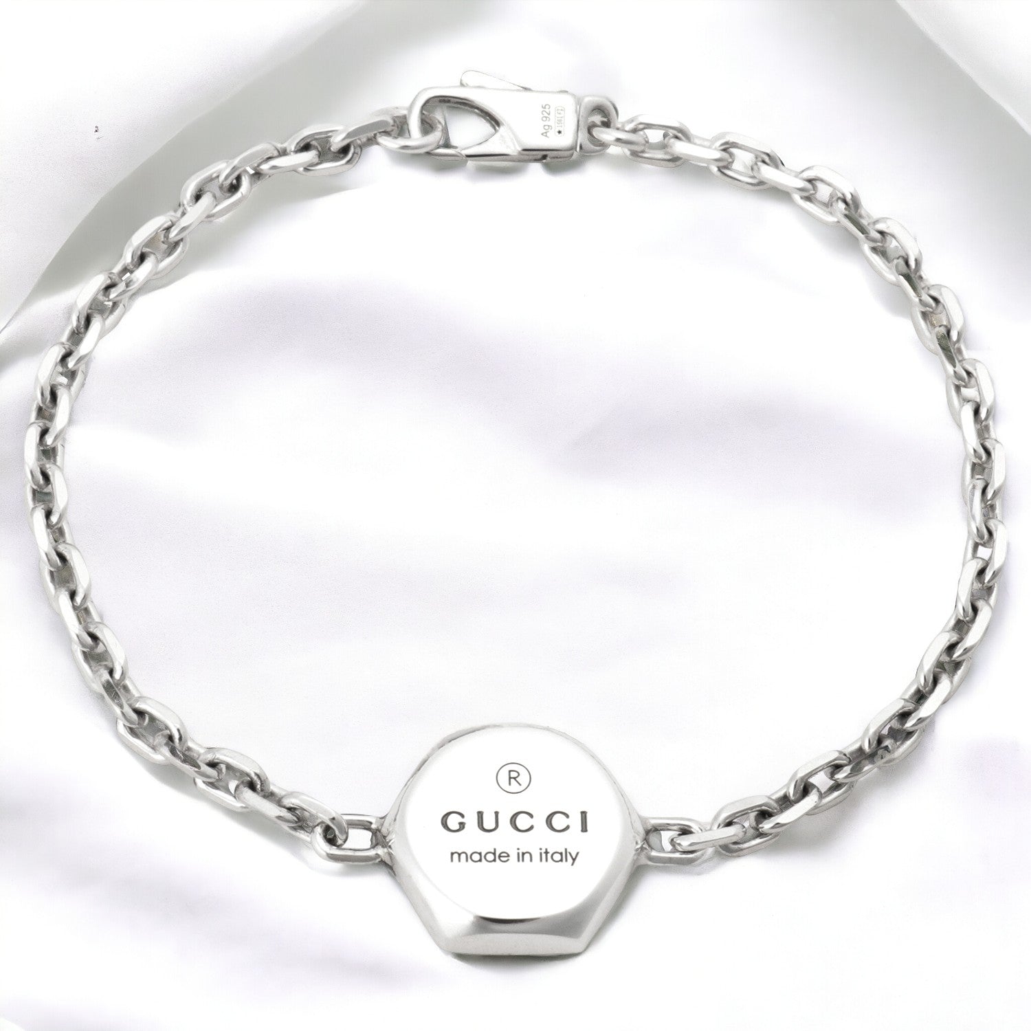 グッチ GUCCI 779169 J8400 8106 19cm トレードマーク エングレービング ブレスレット シルバー レディース メンズ アクセサリー ABGU00558L