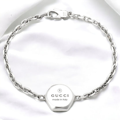 グッチ GUCCI 779169 J8400 8106 19cm トレードマーク エングレービング ブレスレット シルバー レディース メンズ アクセサリー ABGU00558L