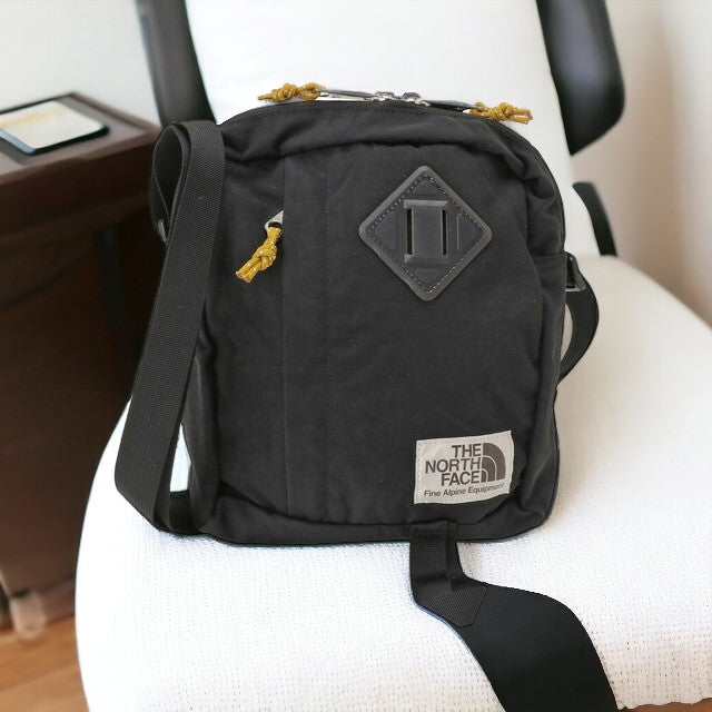 ザ ノースフェイス THE NORTH FACE NF0A52VT 84Z バークレー ショルダーバッグ クロスボディ ブラック メンズ レディース ユニセックス アウトドア BBNF00042M
