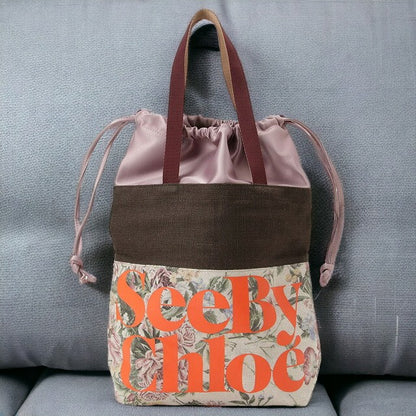 シーバイクロエ SEE BY CHLOE CHS22ASB59C01 046 フローラルプリント入り エッセンシャル スモール トートバッグ ミニマルグレー レディース 記念品 ギフト BBSC00146L