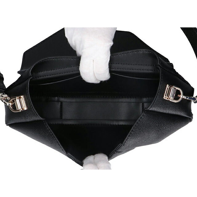 美品【革製 ボディバッグ】 ゲス ボディバッグ レディース ブランド GUESS AMORETTE Flap