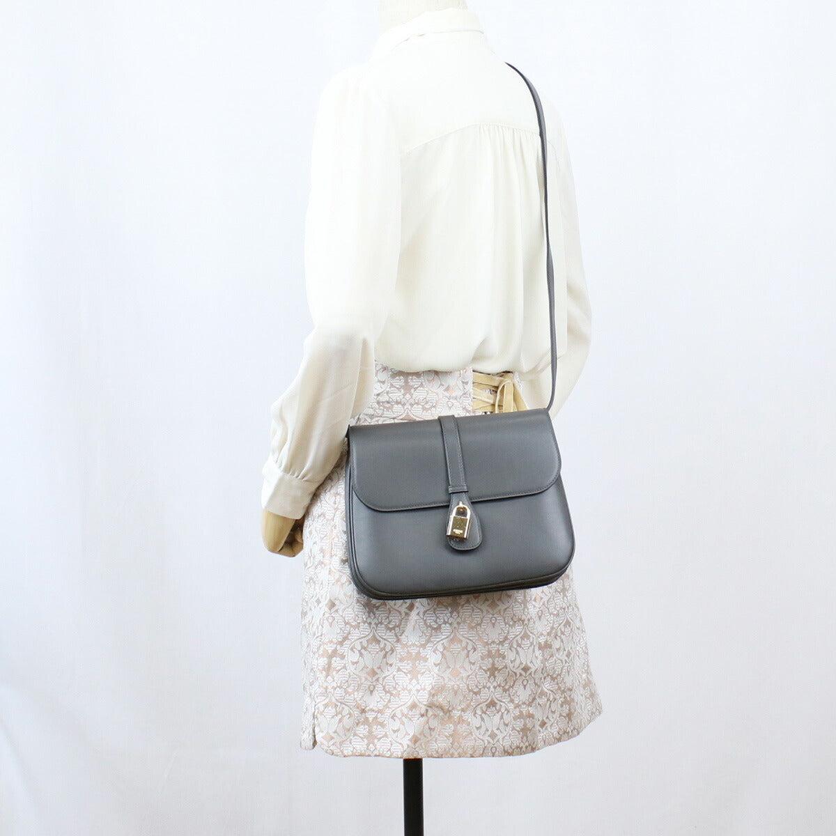 CELINE グレー ショルダーバッグ CELINE グレー ショルダーバッグ 【公式通販】