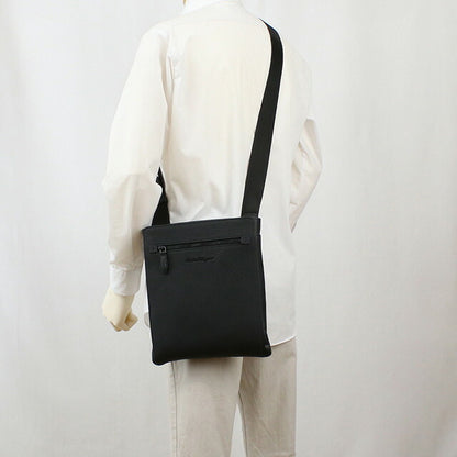 フェラガモ 斜め掛け ショルダーバッグ メンズ ブランド FERRAGAMO イタリア 24-0131 ブラック バッグ FER24-0131011