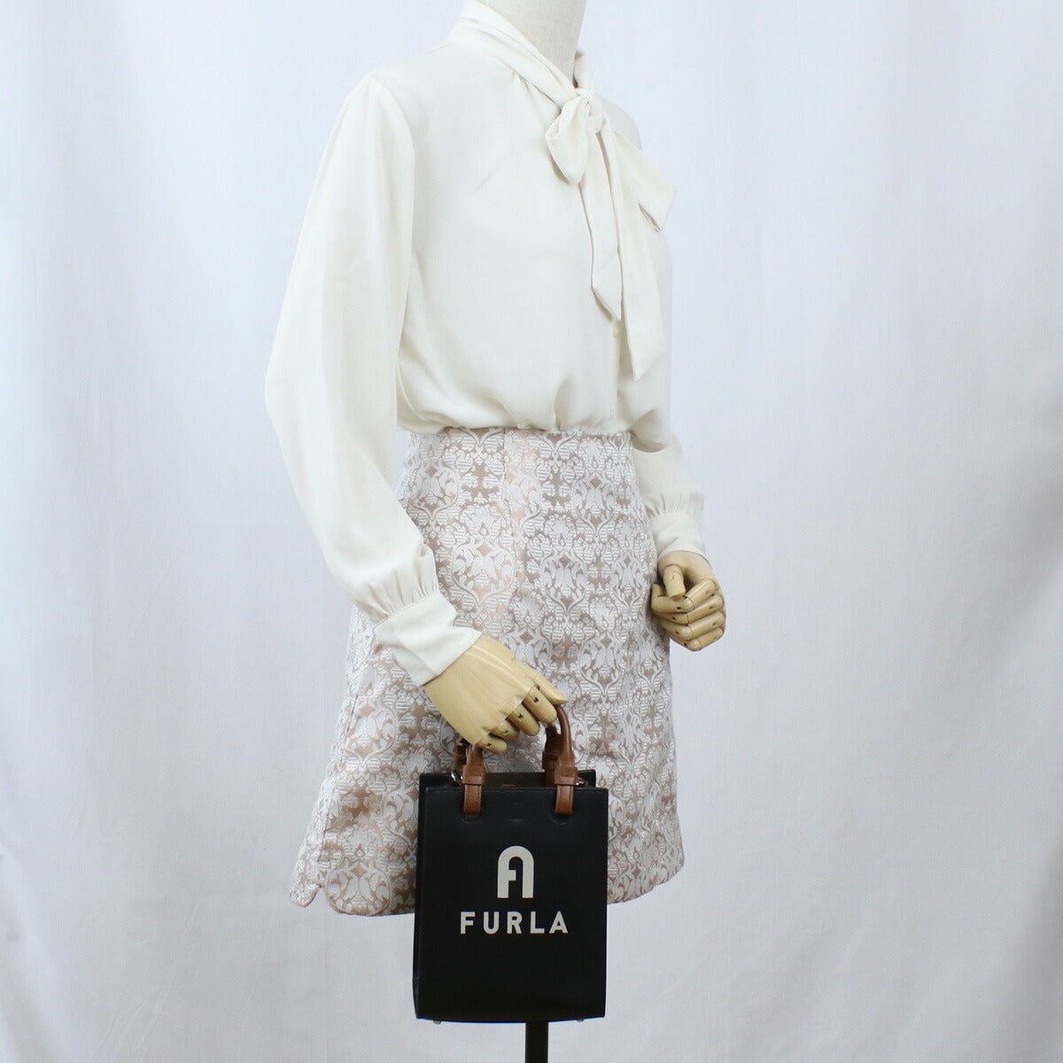 フルラ ハンドバッグ レディース レザー WB00729 NERO+PERLA ブラック バッグ FURWB00729011